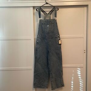 Levi's Baggy Women's Overalls - Size XL About 33" - Blue Denim - Tags Still On!